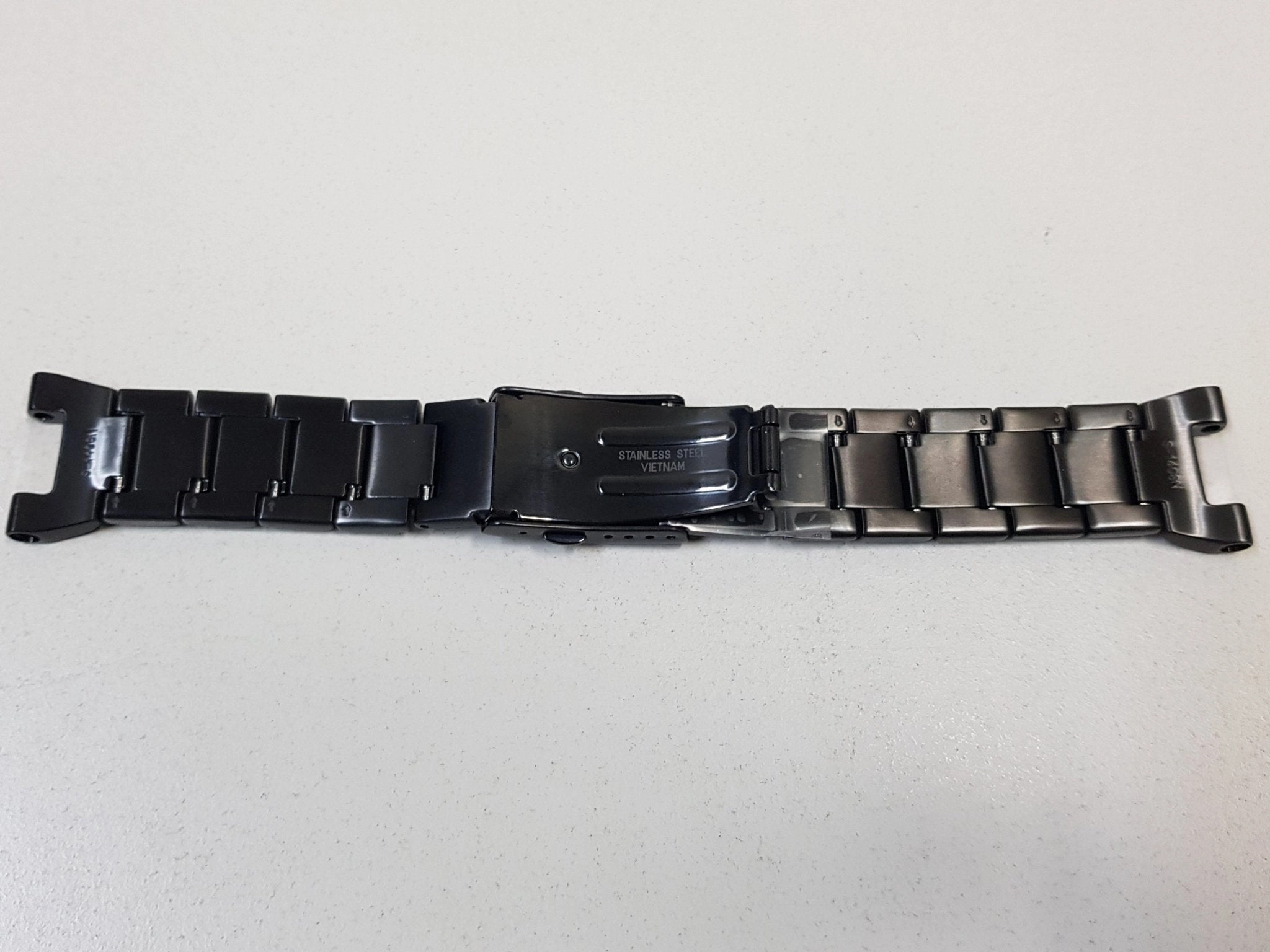 10502837