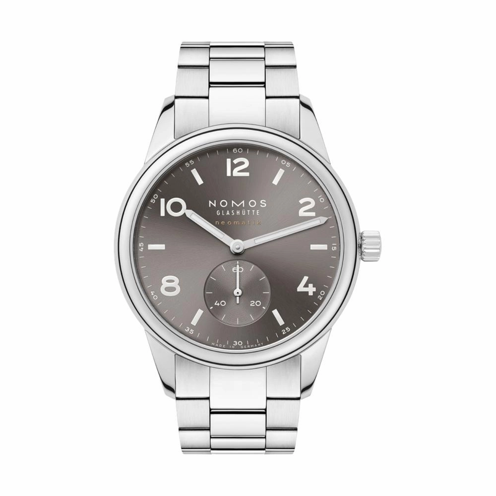 Club Sport Neomatik 39mm - Smoke on Bracelet