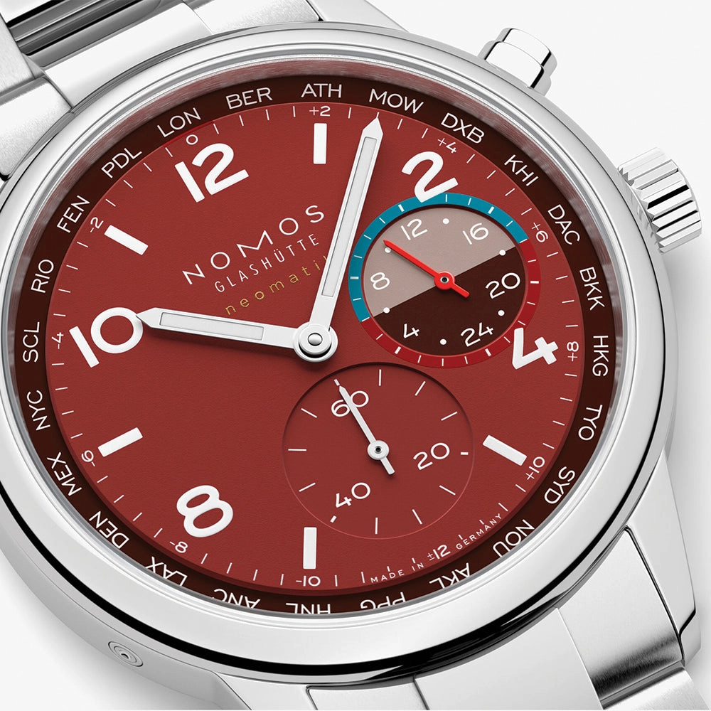 Club Sport Neomatik Worldtimer Limited Edition 40mm - Magma on Bracelet