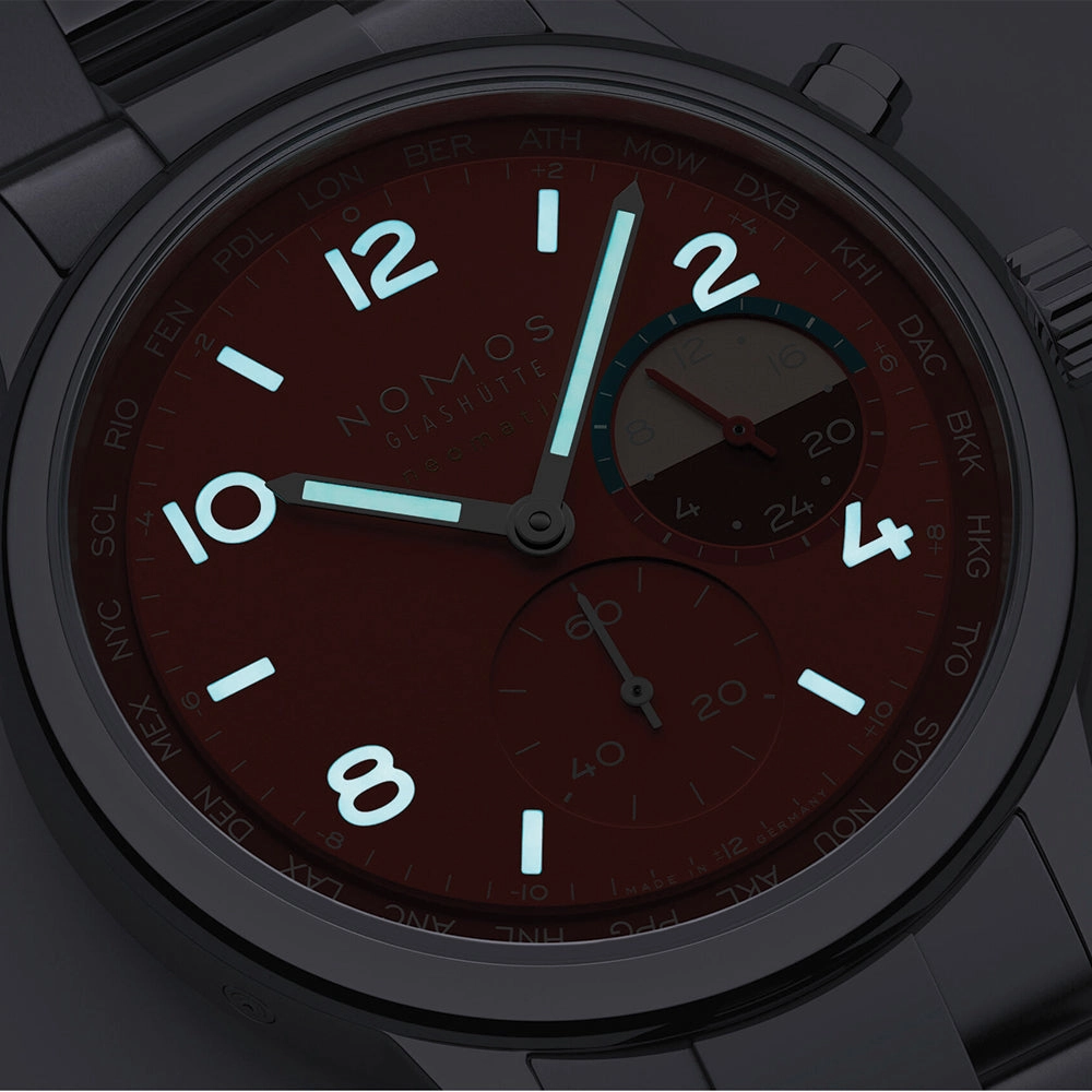 Club Sport Neomatik Worldtimer Limited Edition 40mm - Magma on Bracelet