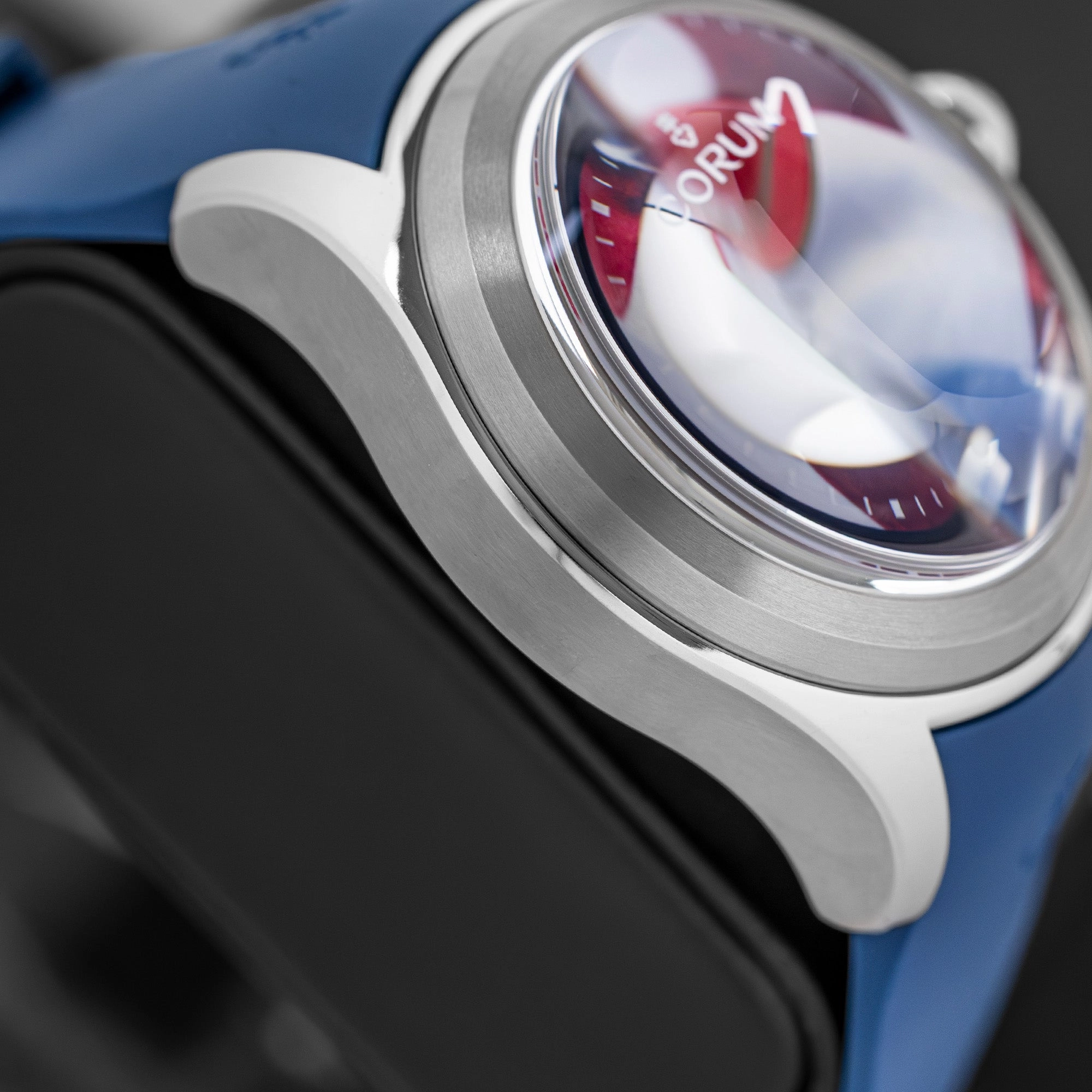 Corum Bubble Flag 082.310.20/0373US01