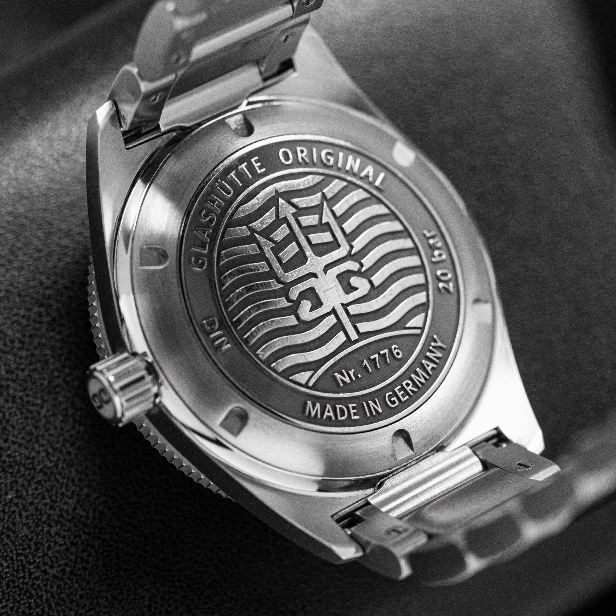 Glashutte Seaq 1-39-11-09-81-70