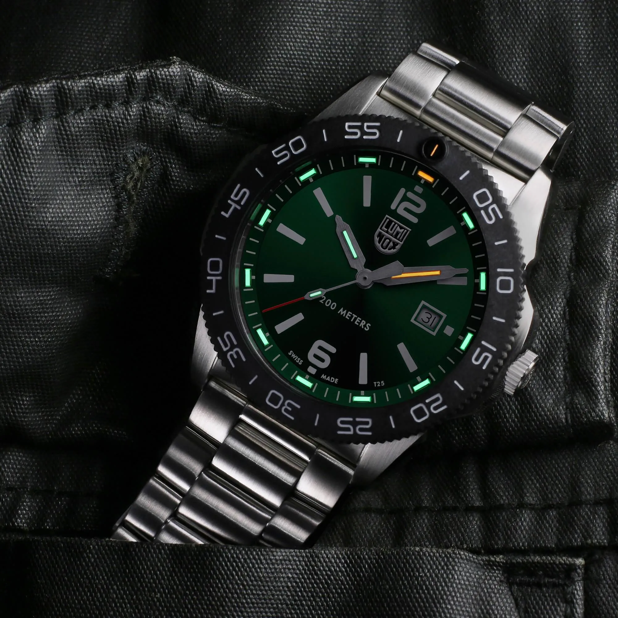 Luminox Men's Watch - Sea Pacific Diver Green Dial Stainless Steel Bracelet | 3137
