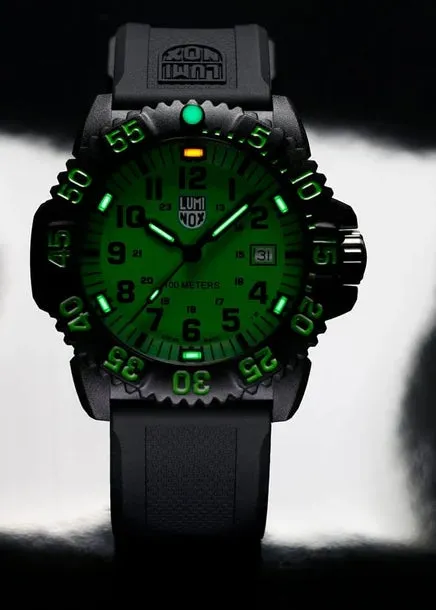 LUMINOX SEA LION G-COLLECTION CARBONOX CASE GREEN DIAL X2.2067 1