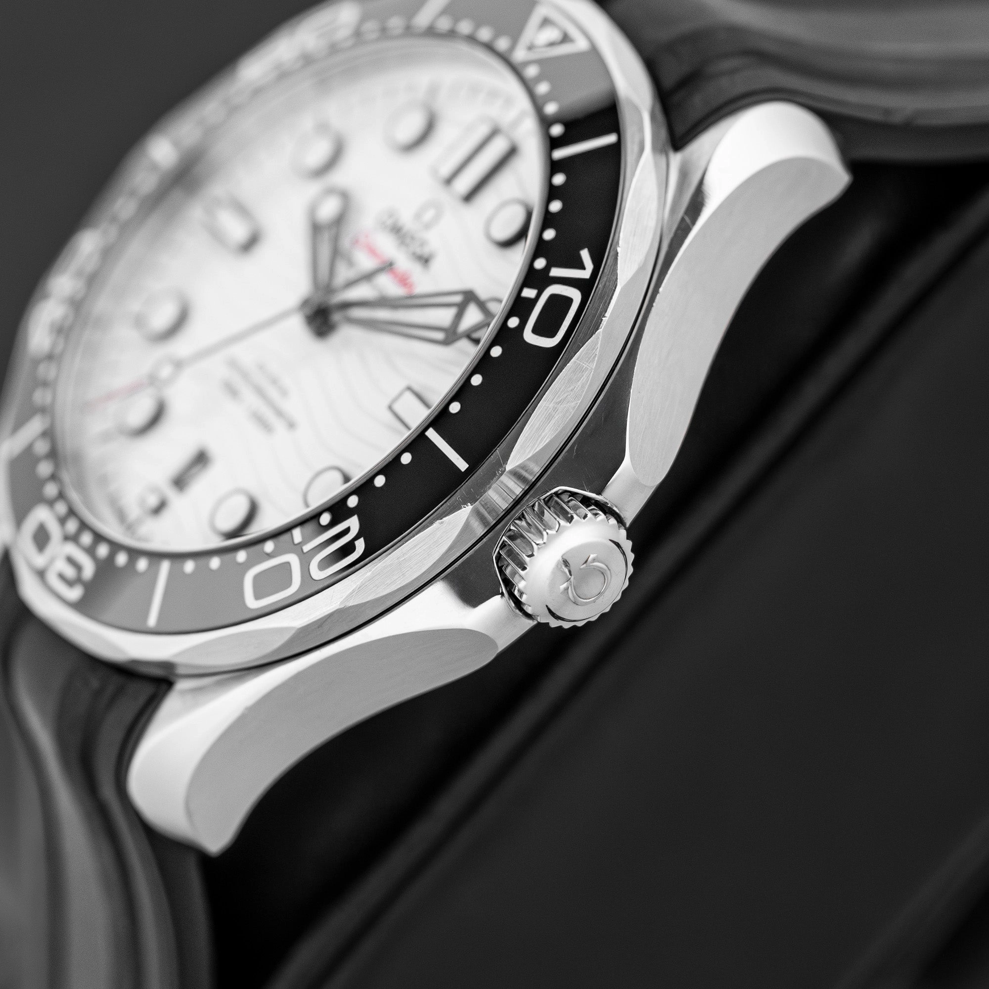 Omega Seamaster Diver 300M 210.32.42.20.04.001