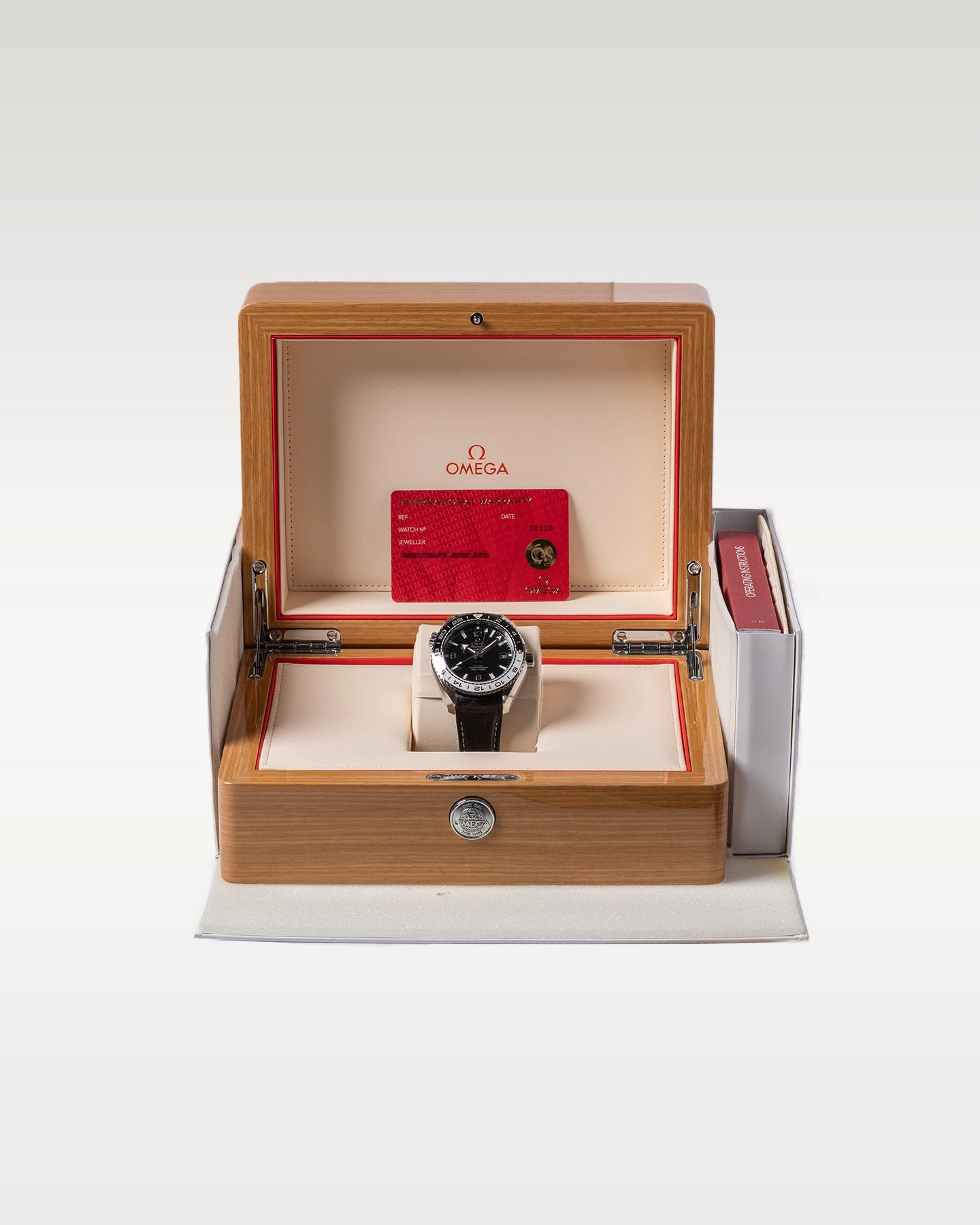 Omega Seamaster Planet Ocean GMT 215.33.44.22.01.001