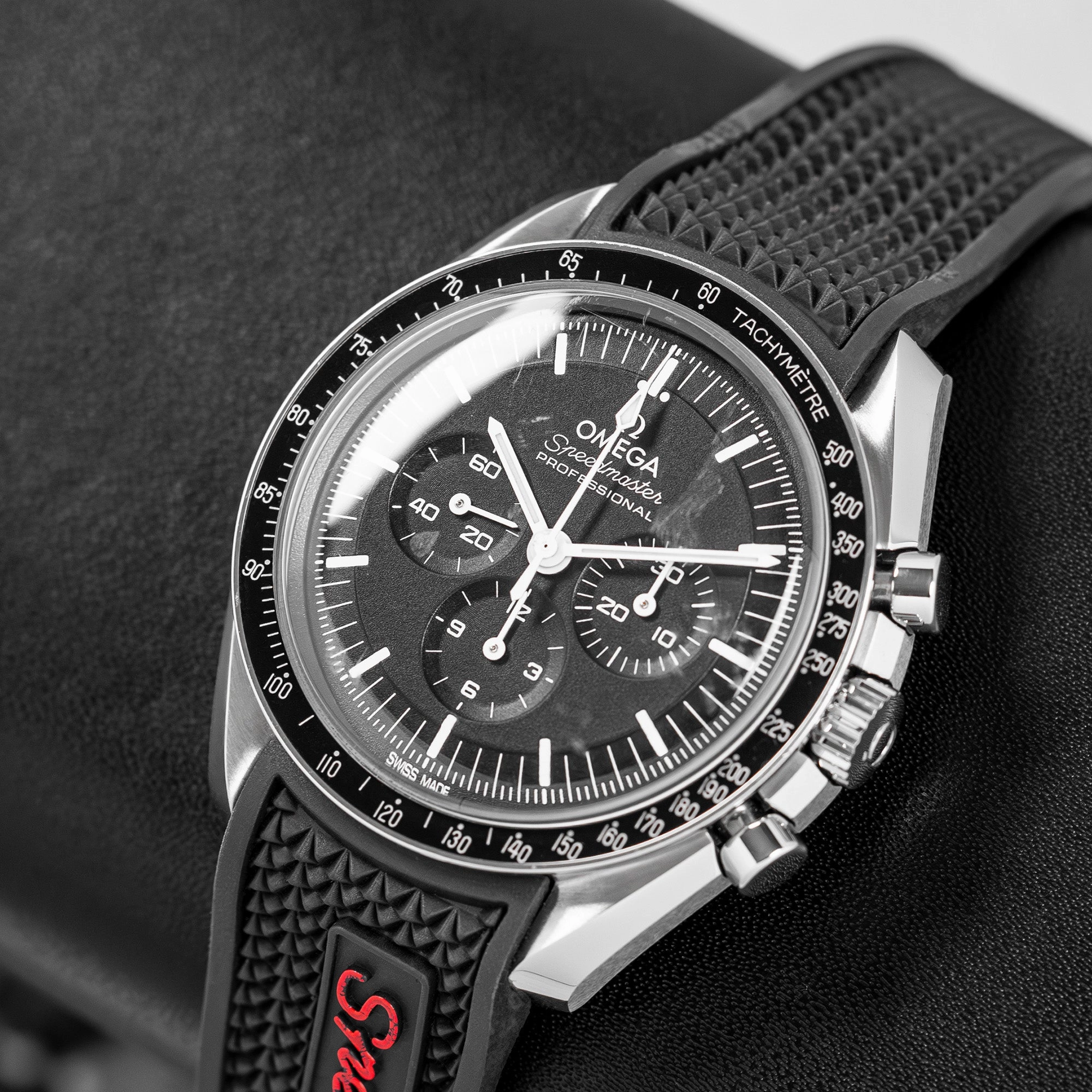 Omega Speedmaster Moonwatch 31030425001001