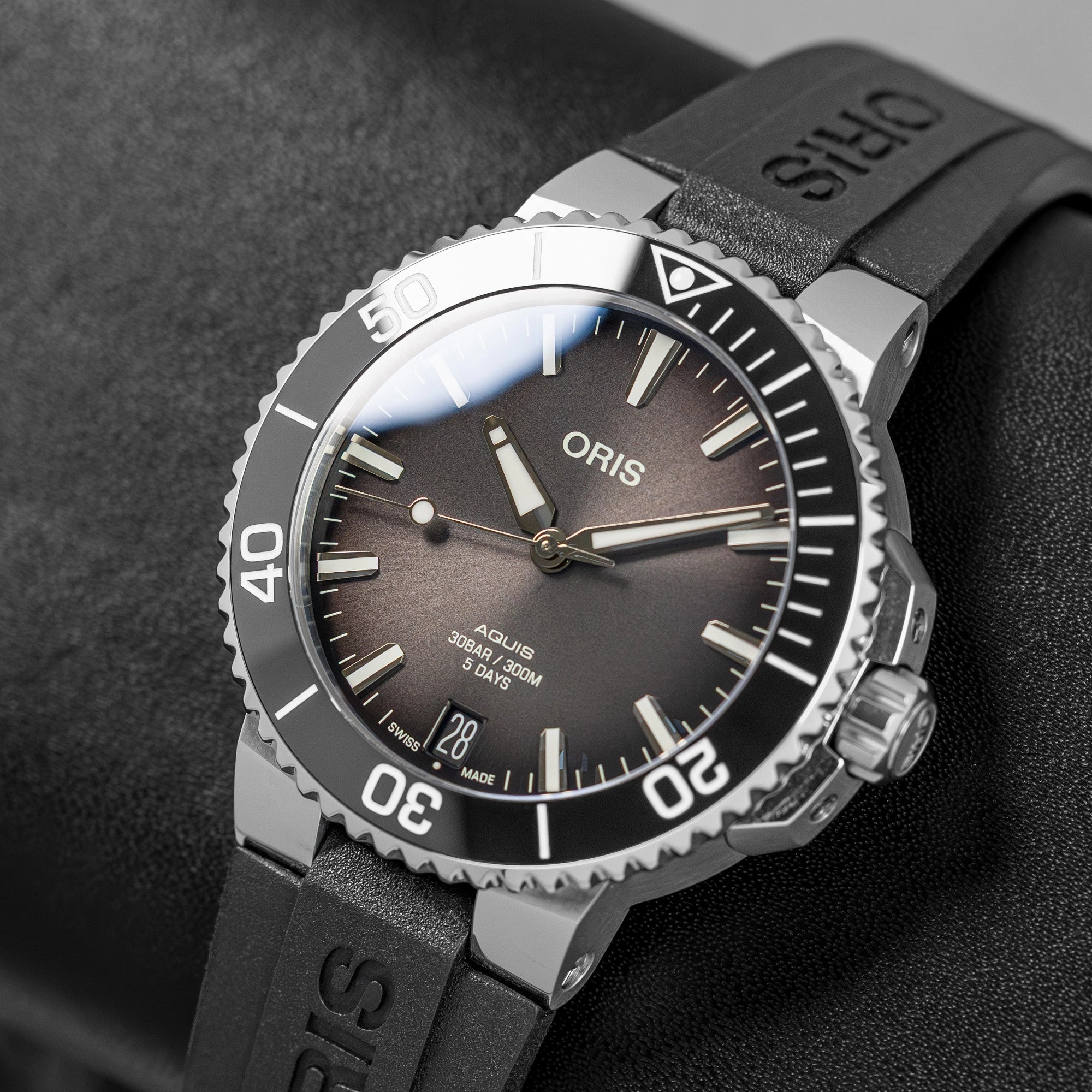 Oris Aquis Date Calibre 400 01 400 7769 4154-07 4 22 74FC