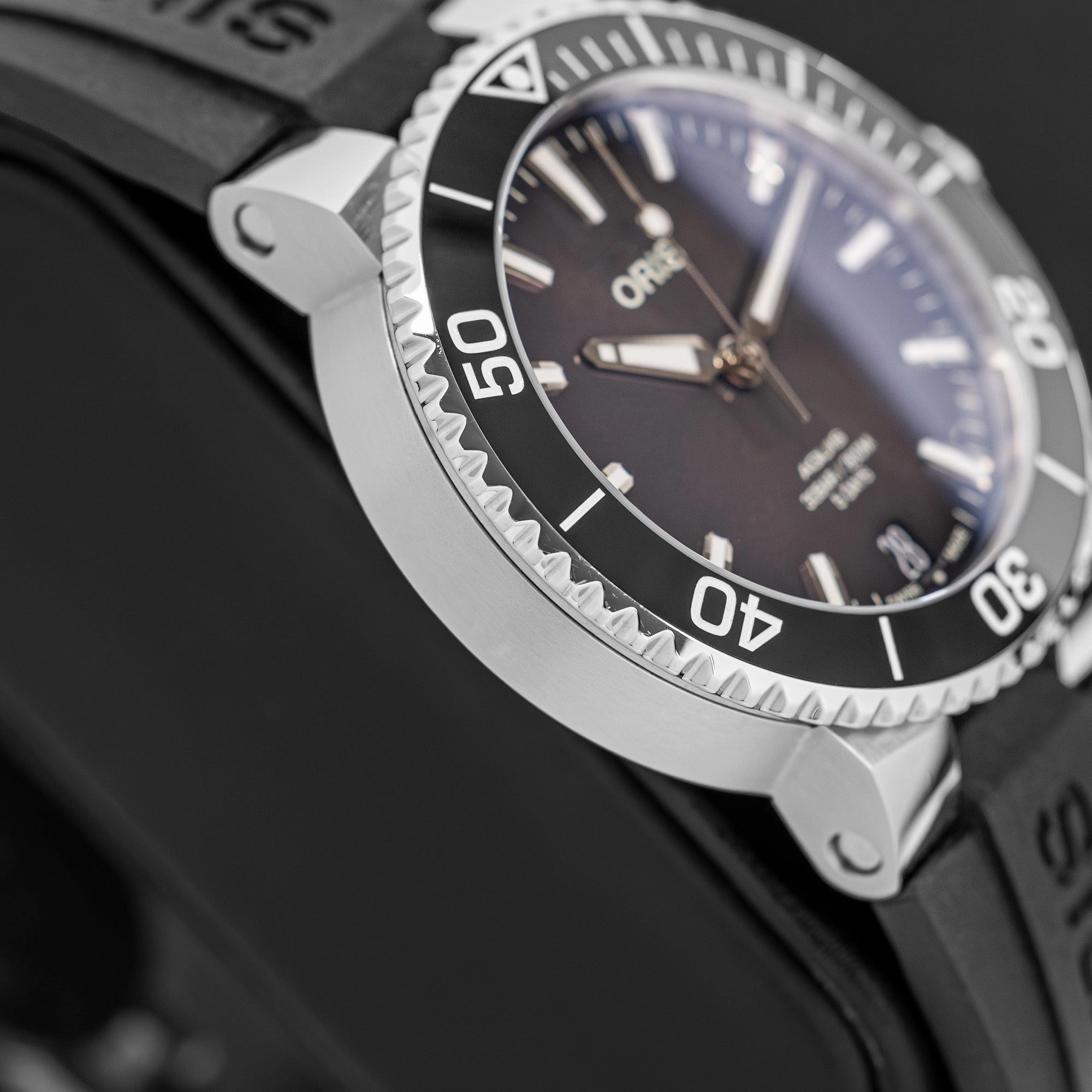 Oris Aquis Date Calibre 400 01 400 7769 4154-07 4 22 74FC