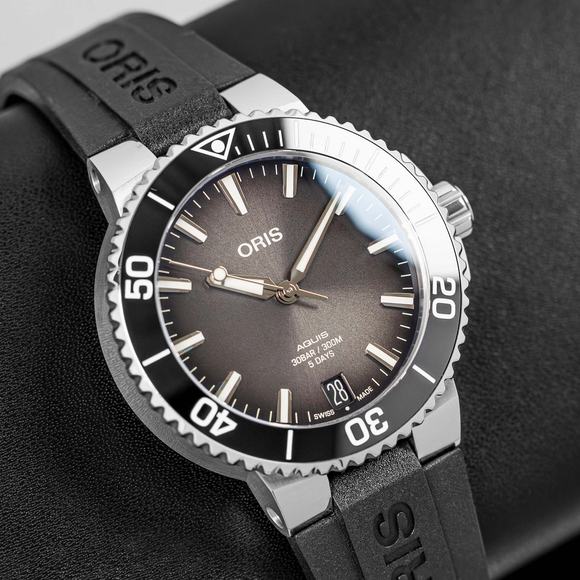 Oris Aquis Date Calibre 400 01 400 7769 4154-07 4 22 74FC