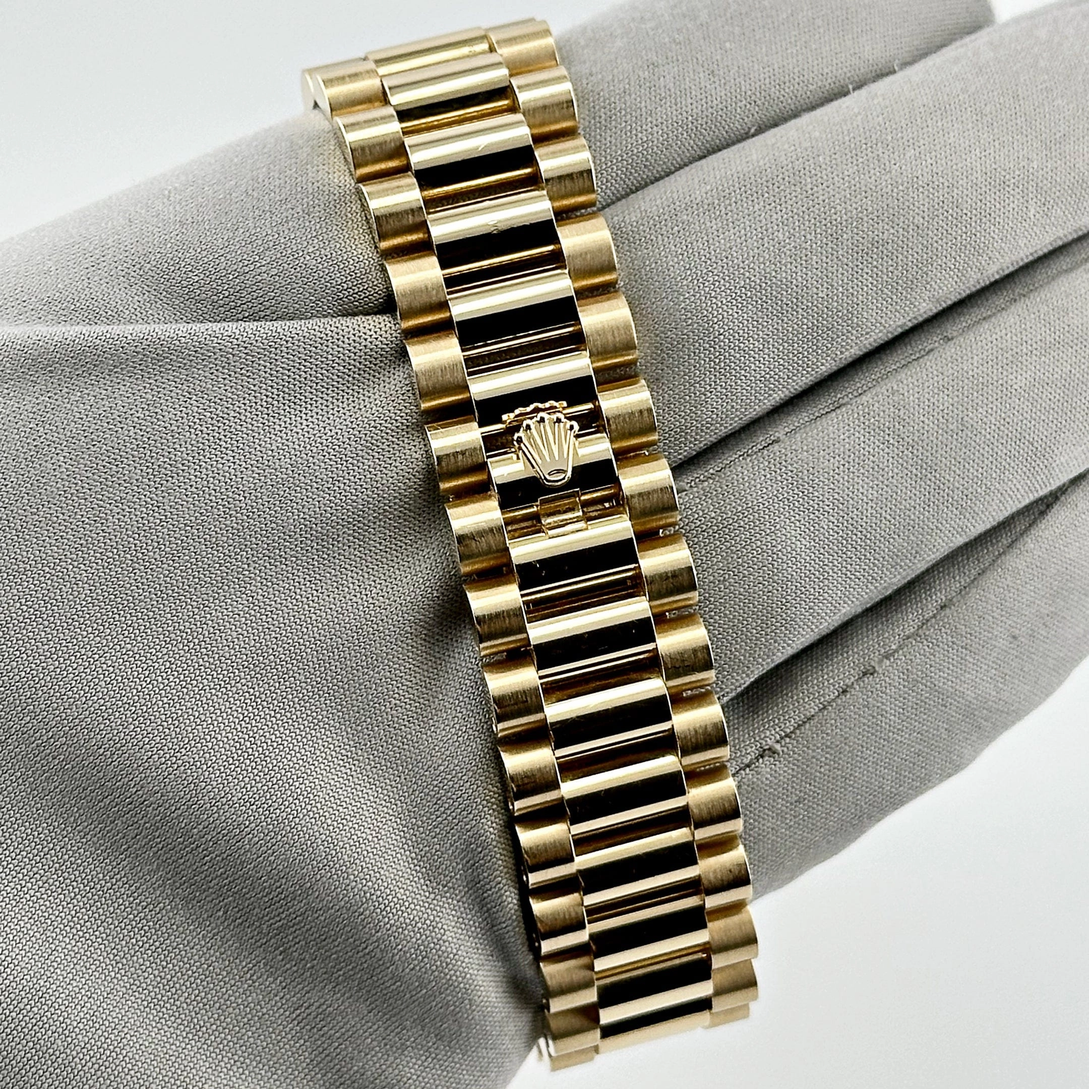 Rolex Day-Date 36 128238 Yellow Gold Green Ombr Diamond Dial