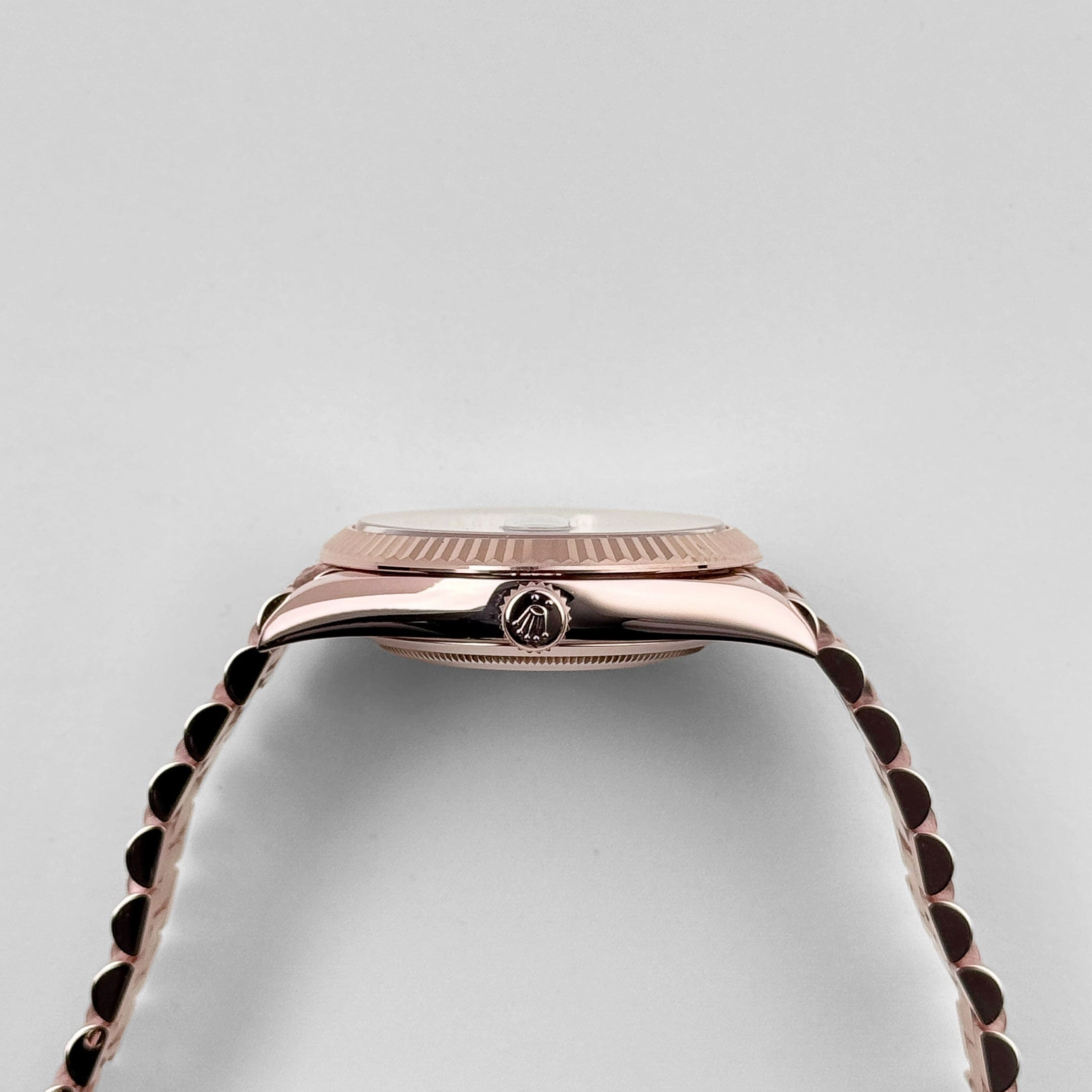 Rolex Day-Date 40 228235 Rose Gold Chocolate Roman Dial (2024)