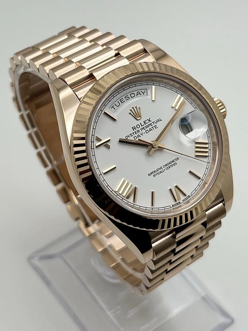 Rolex Day-Date 40 228235 Rose Gold White Roman Dial