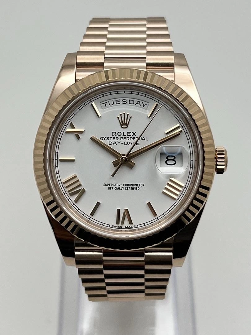 Rolex Day-Date 40 228235 Rose Gold White Roman Dial
