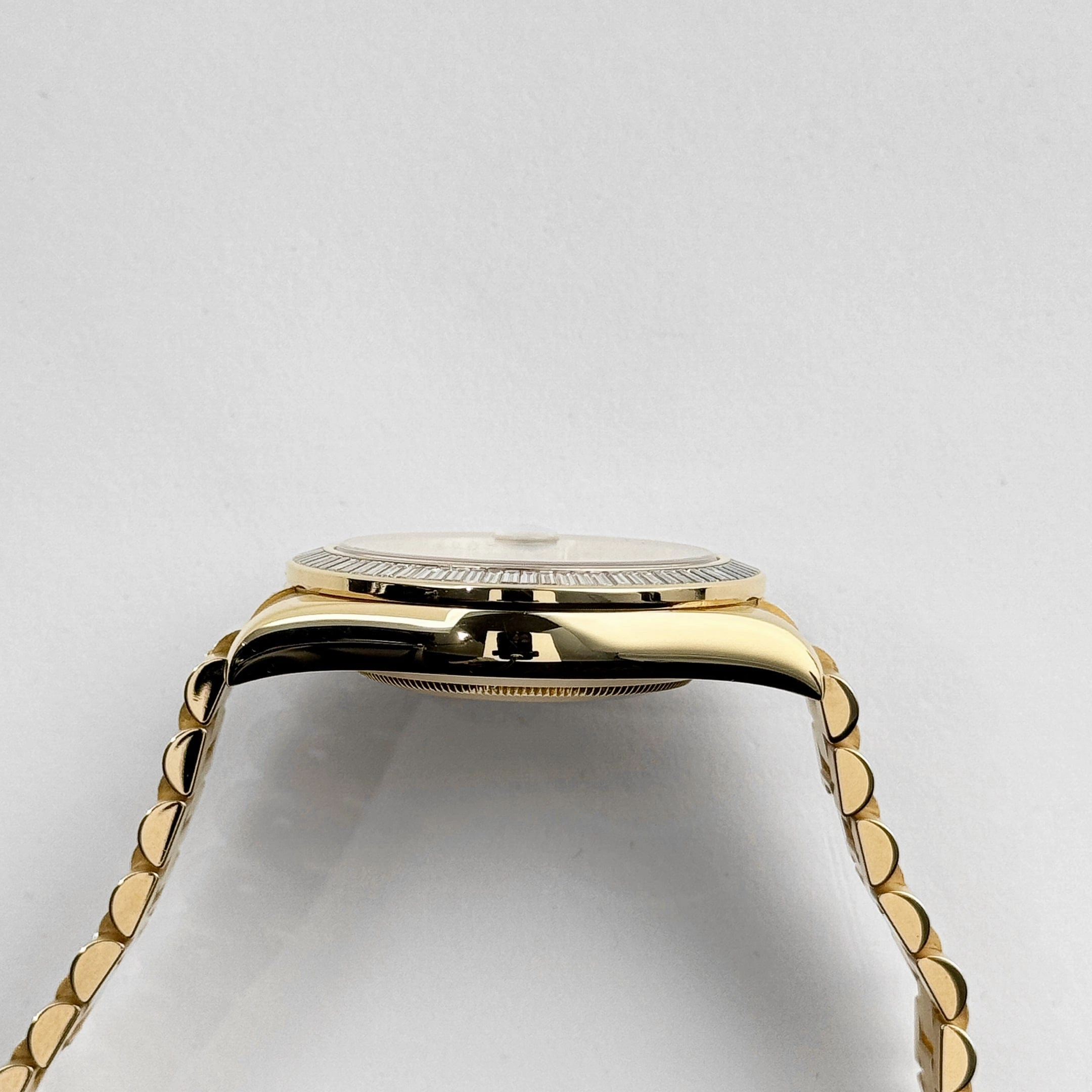 Rolex Day-Date II 218398 Yellow Gold Champagne Dial Diamond Bezel (2010)