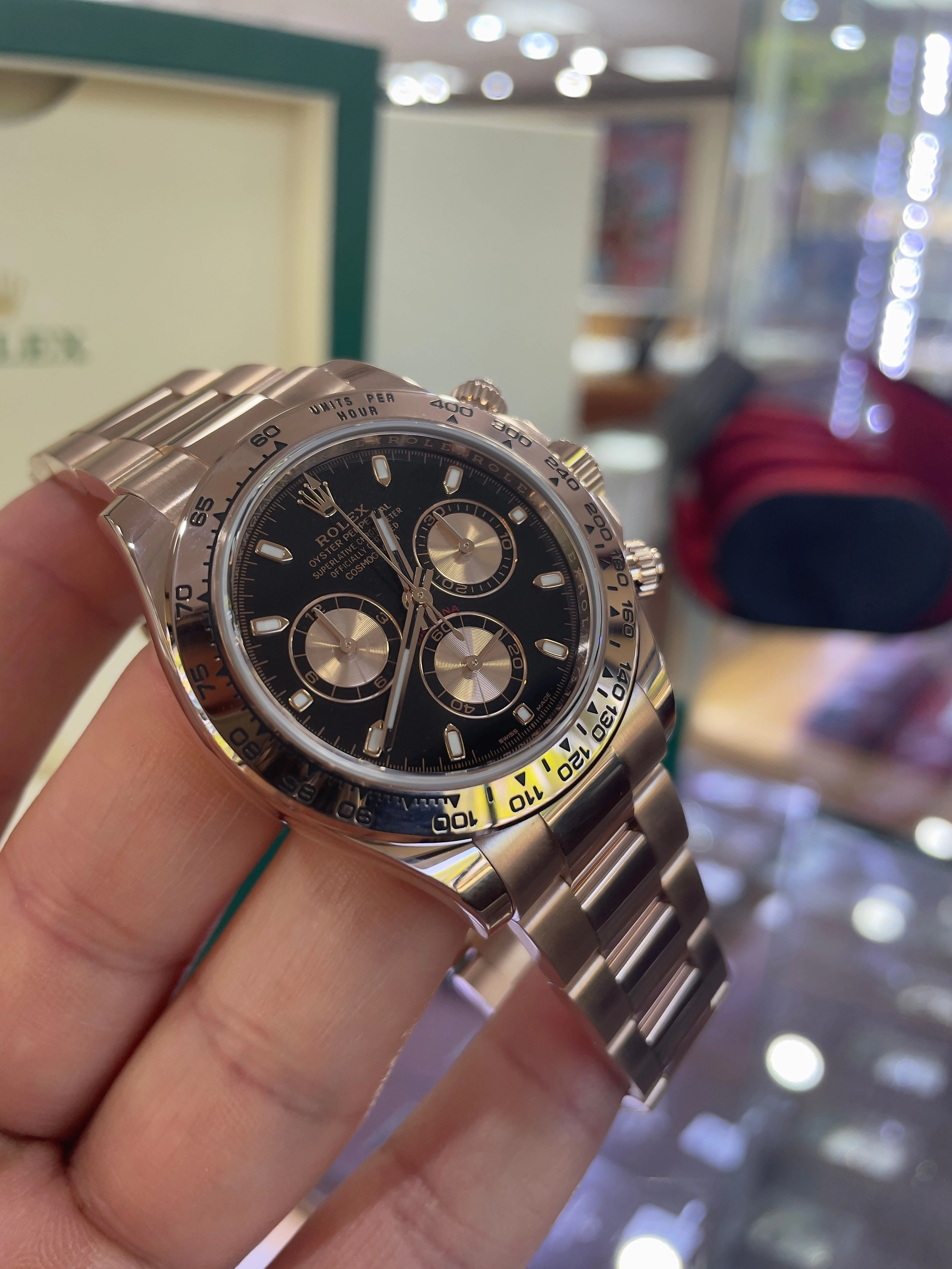 Rolex Daytona 116505 18K Rose Gold Cosmograph Oyster MINT Box and Papers PreOwned