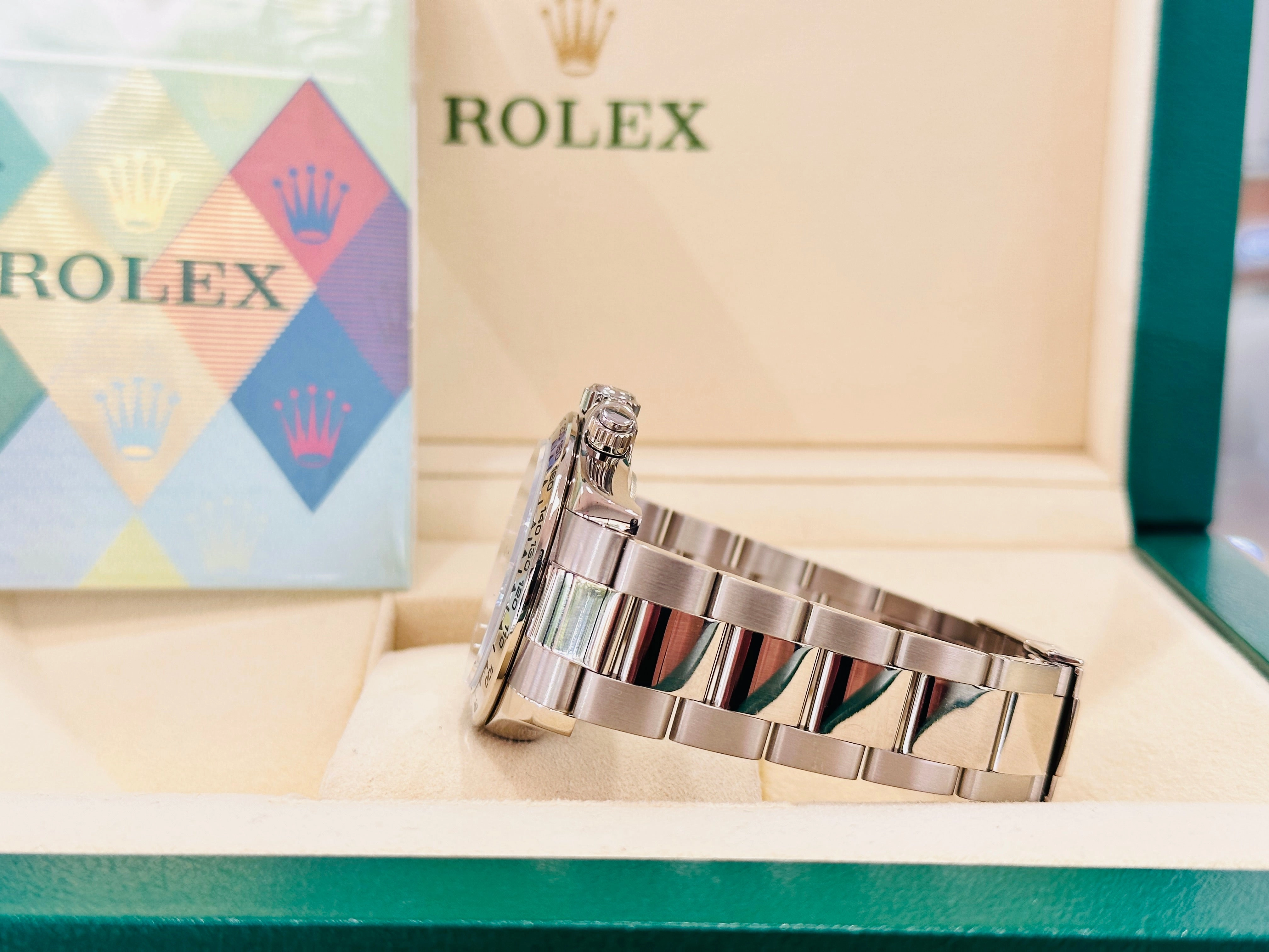 Rolex Daytona 116509 Factory Roman Mother Of Pearl Dial Box and Papers PreOwned