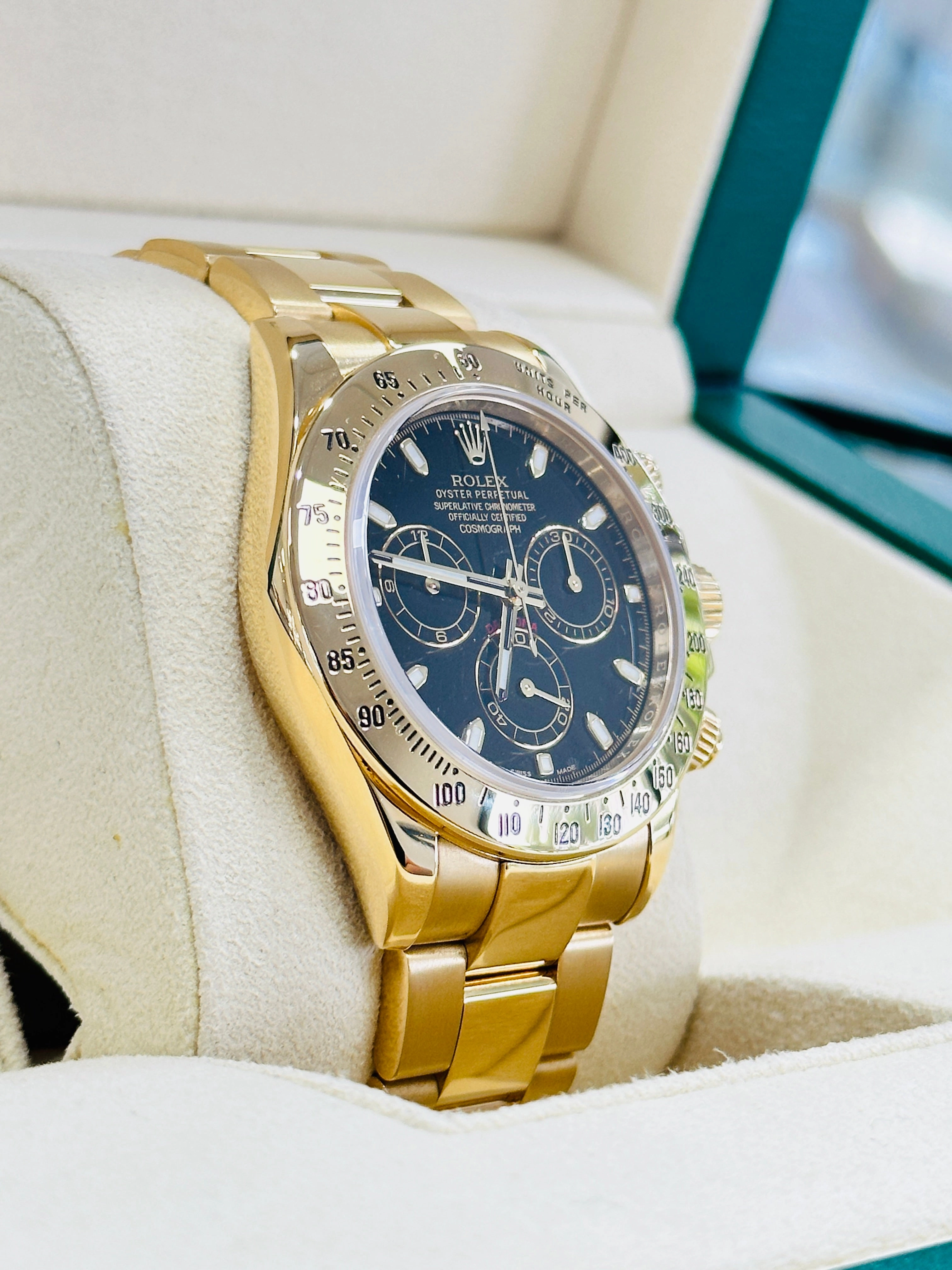 Rolex Daytona 116528 Black Dial Yellow Gold PreOwned Box