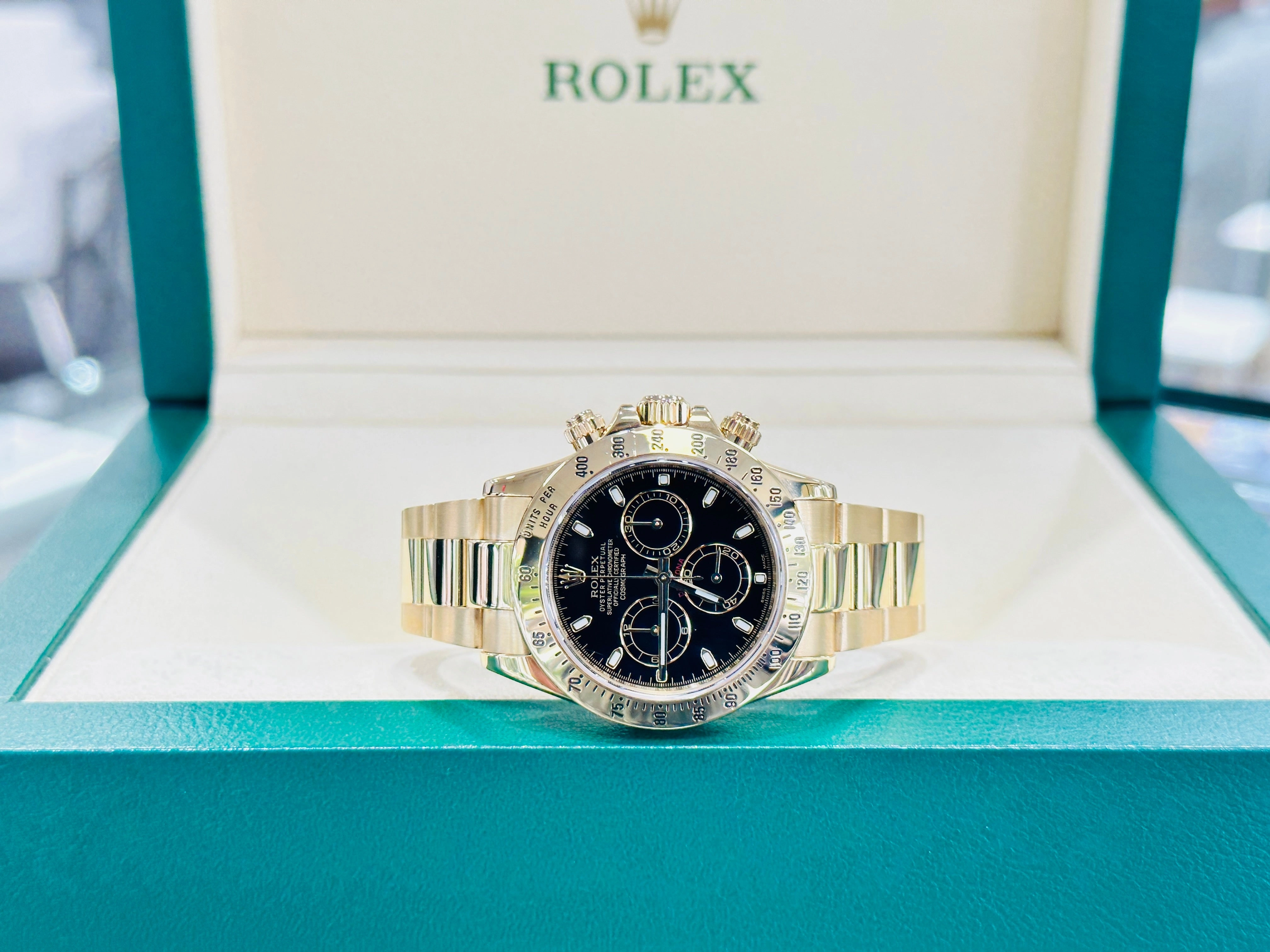 Rolex Daytona 116528 Black Dial Yellow Gold PreOwned Box