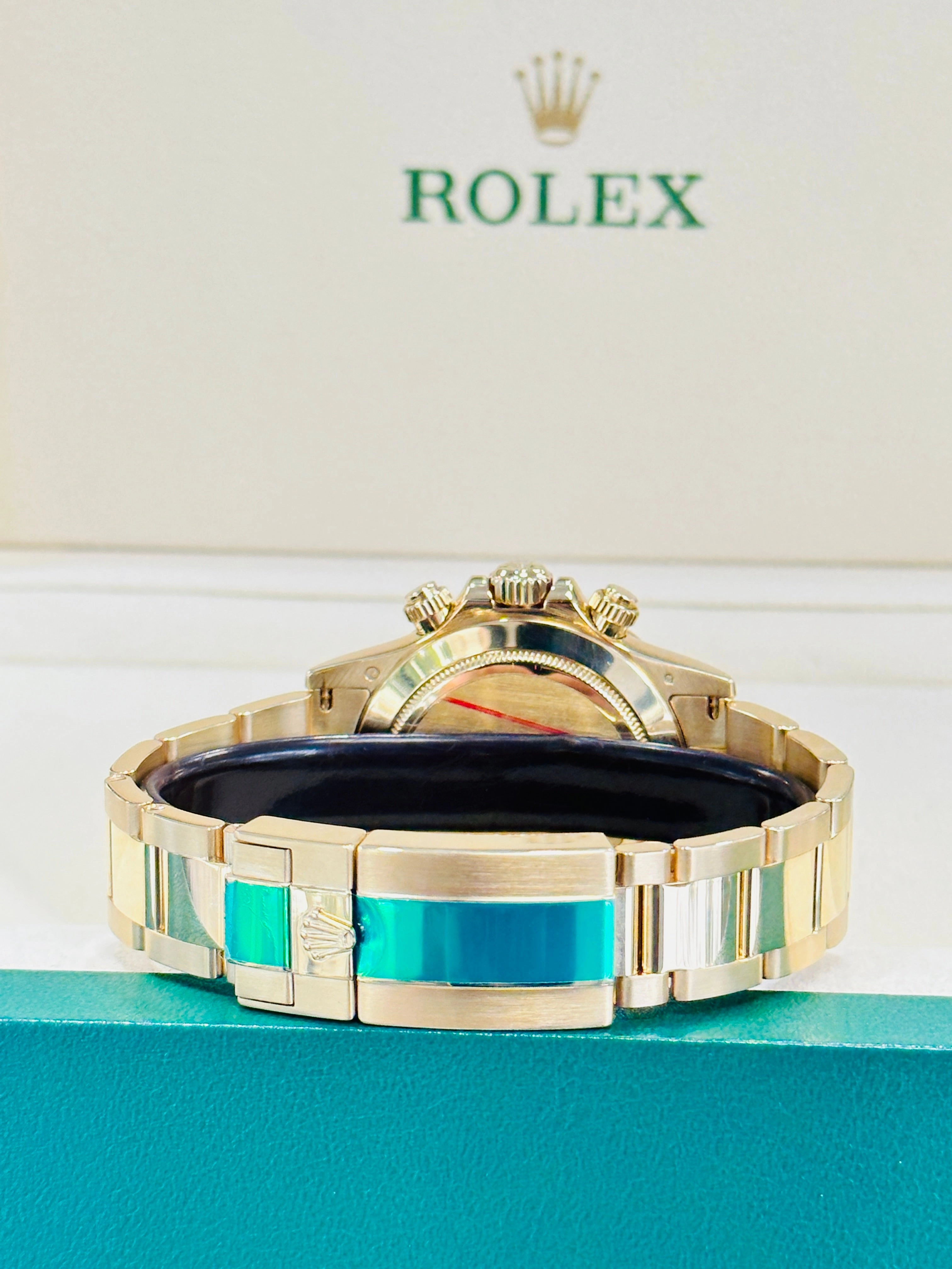 Rolex Daytona 116528 Black Dial Yellow Gold PreOwned Box