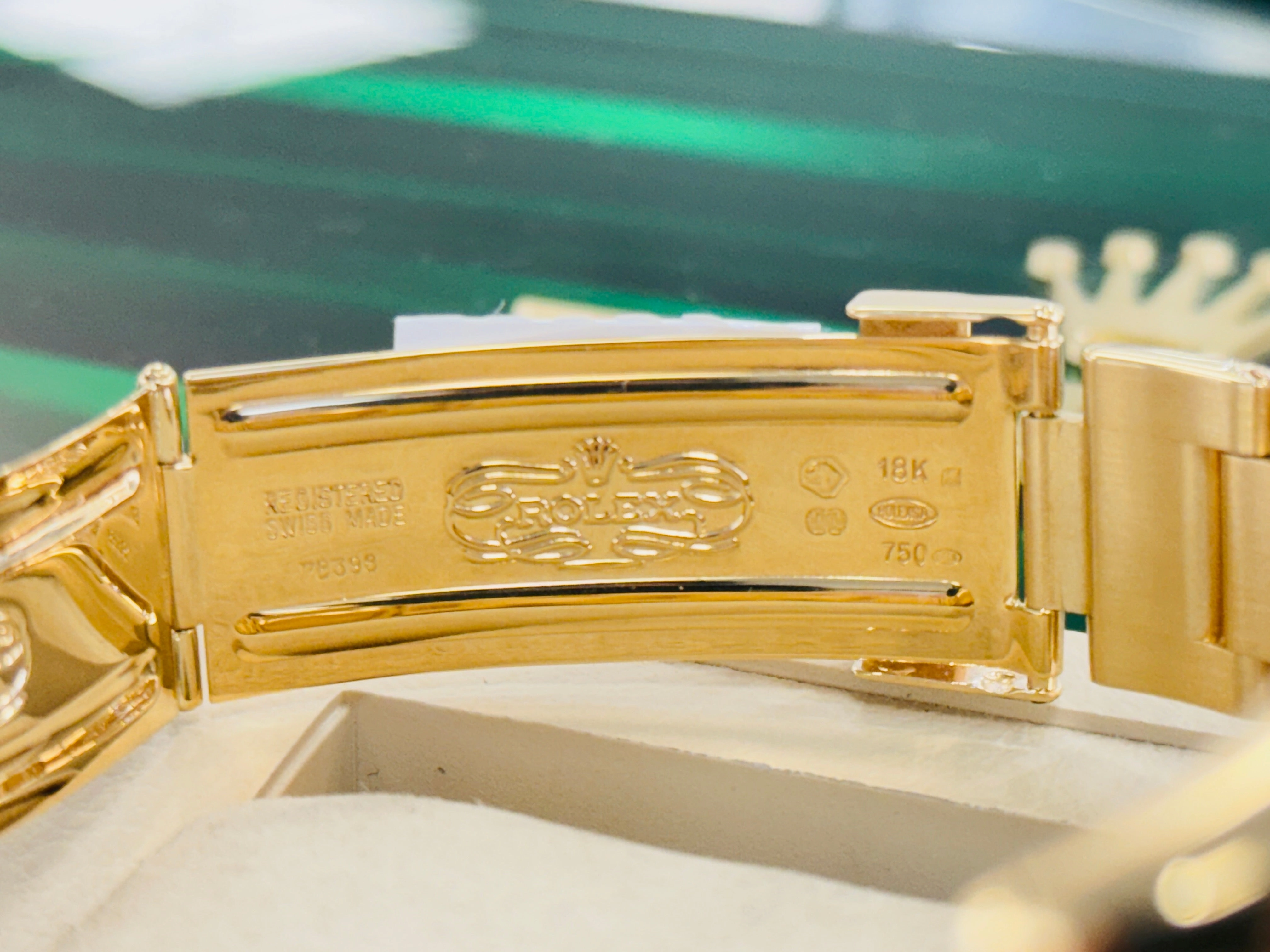 Rolex Daytona Chronograph 16528 18k Yellow Gold White Dial ZENITH