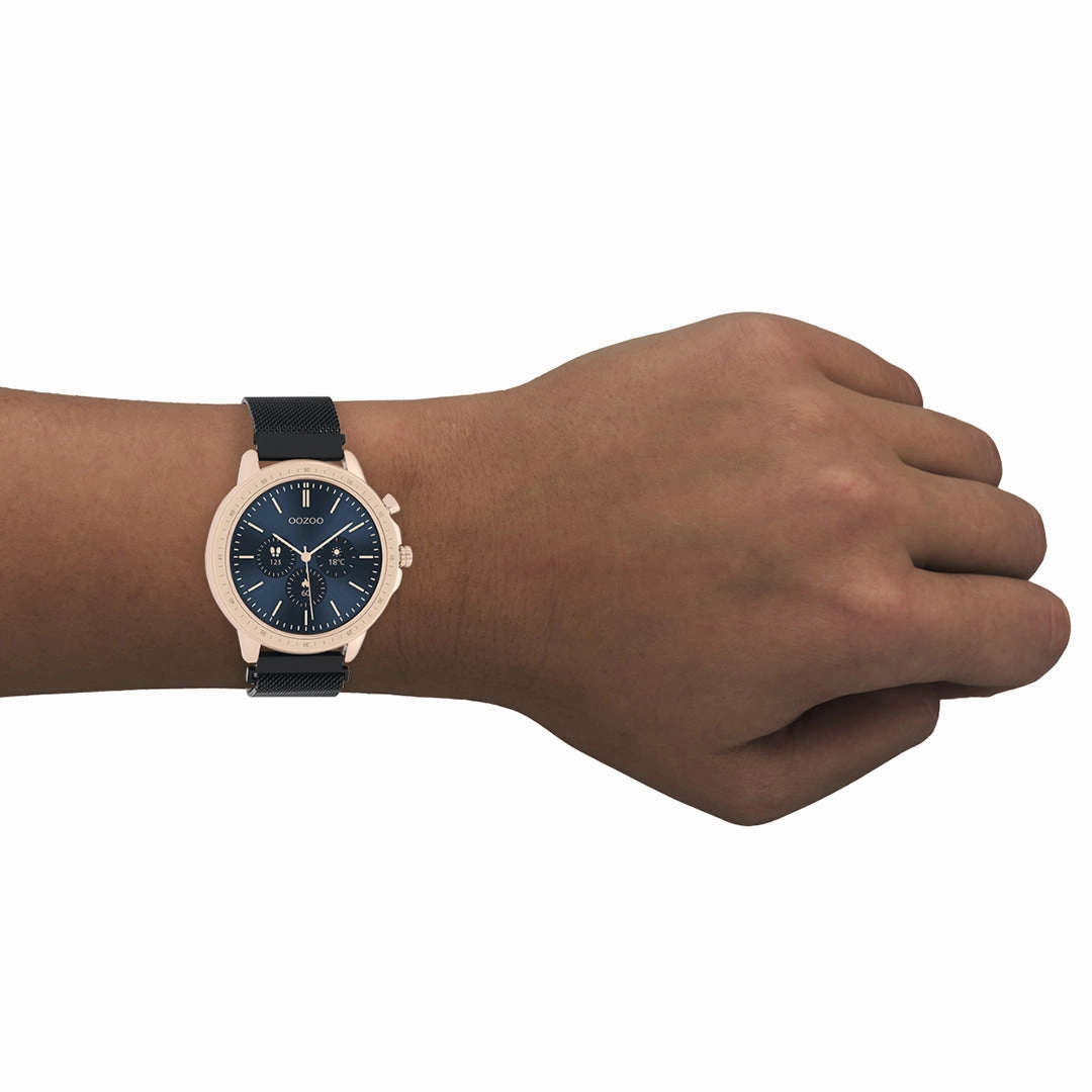 Rose gold coloured OOZOO smartwatch with black metal mesh bracelet - Q00308