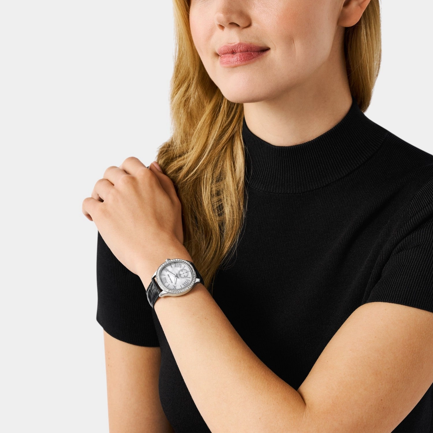 Women Quartz Mother Of Pearl Dial Analog Leather Watch MK4821